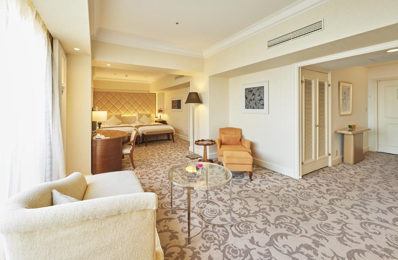 Hotel Okura Tokyo Bay Urayasu Exterior photo A suite at the hotel