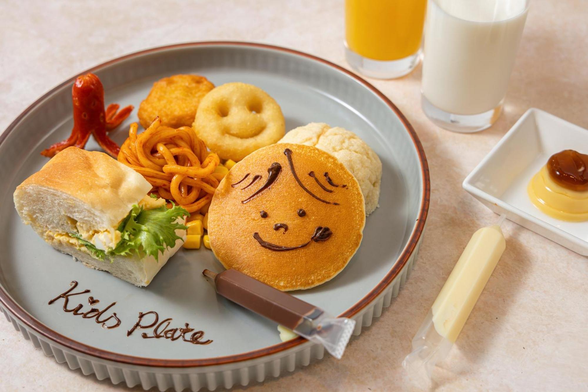 Hotel Okura Tokyo Bay Urayasu Exterior photo A meal at the Cat Cafe