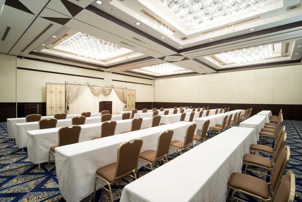 Hotel Okura Tokyo Bay Urayasu Exterior photo A typical meeting room