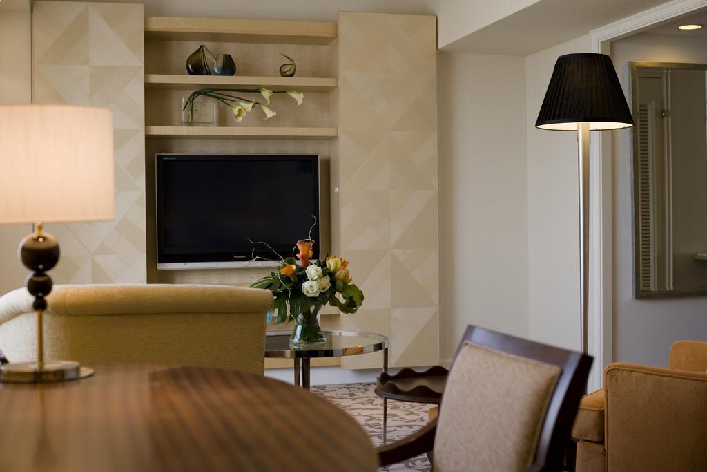 Hotel Okura Tokyo Bay Urayasu Room photo A living room at the Mandarin Oriental, Munich