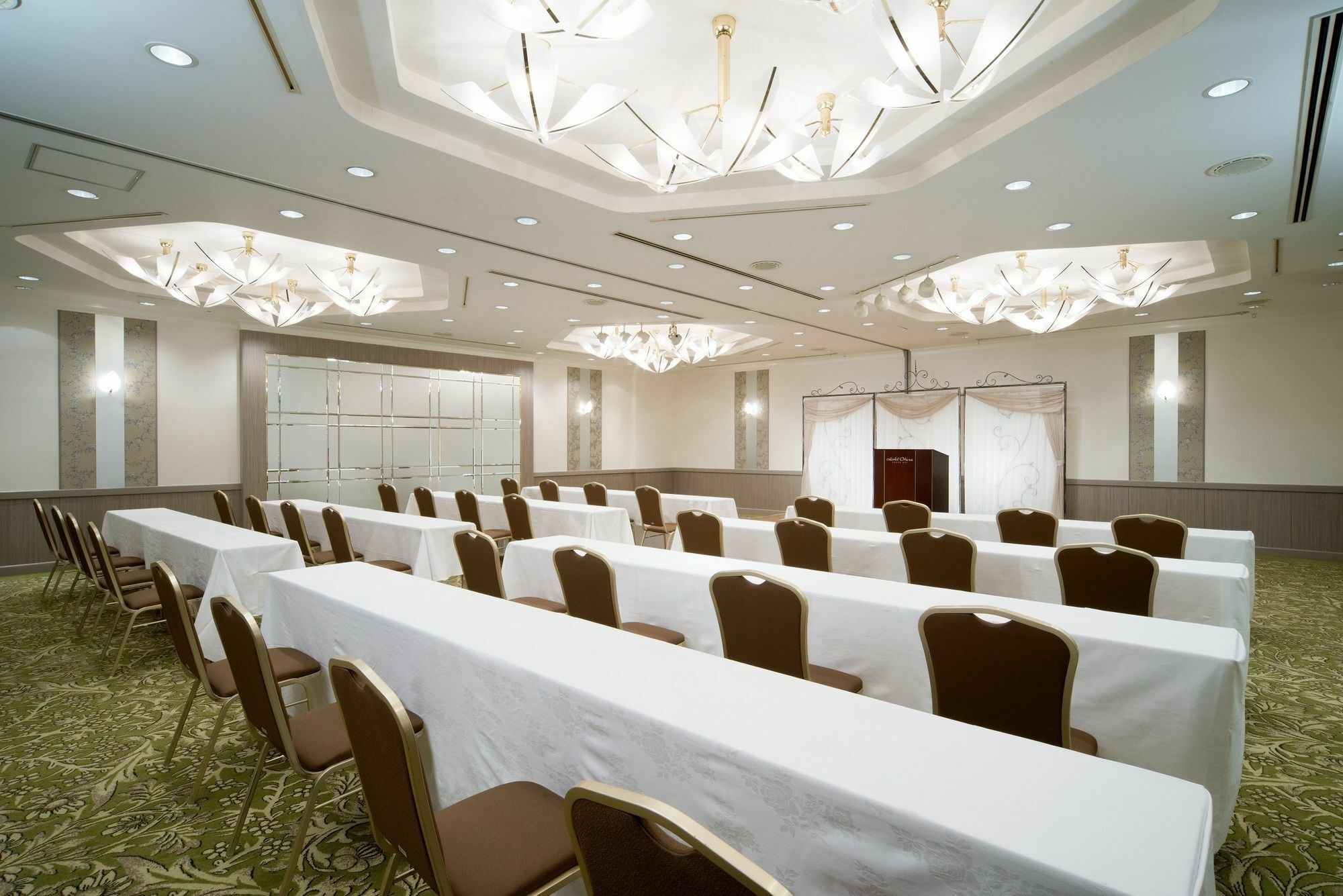 Hotel Okura Tokyo Bay Urayasu Exterior photo A typical meeting room
